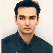 Thumb passport photo 2